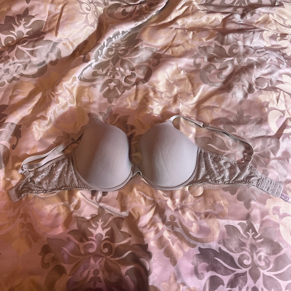VICTORIA SECRET BRA